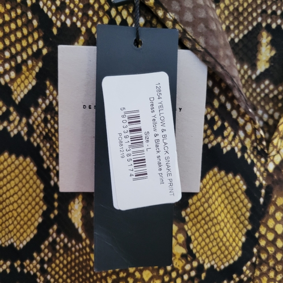 Dresses - Picture 2 of 3